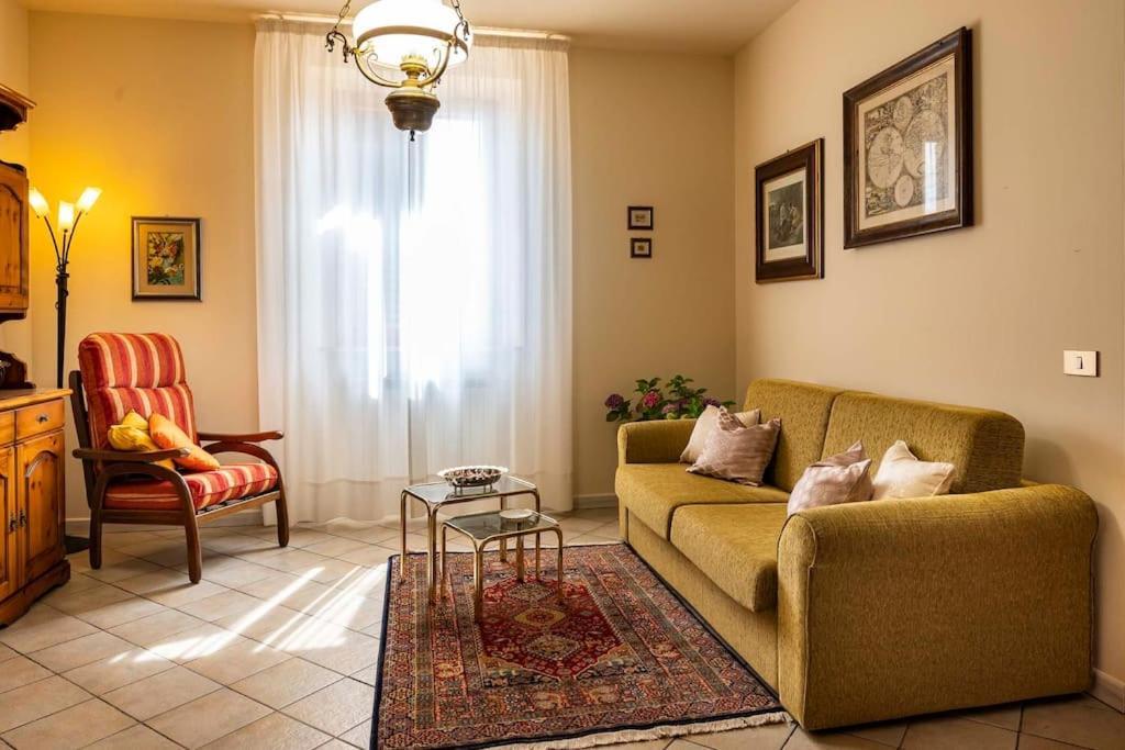 Casa Vacanze Santa Maria เชร์ตาลโด ภายนอก รูปภาพ